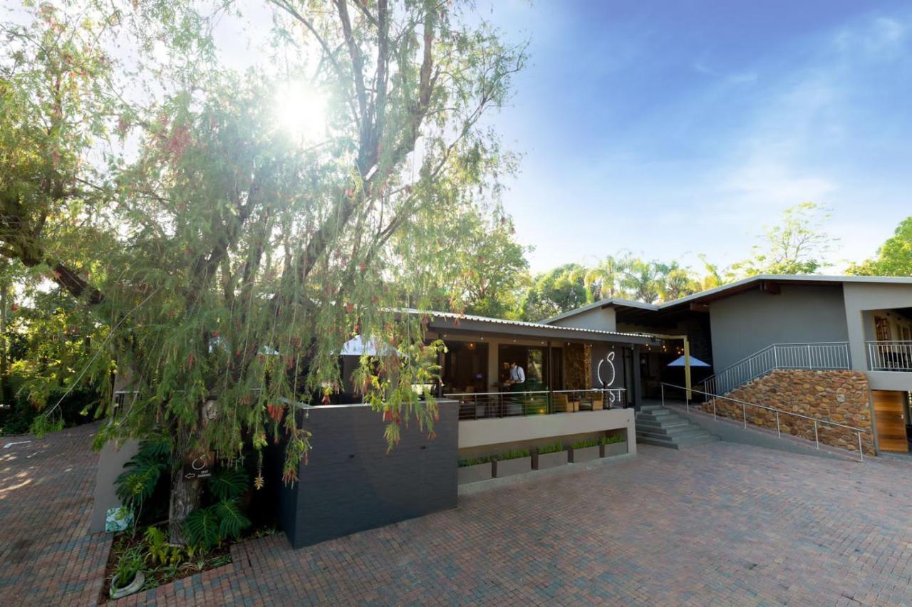 Lowveld Living Guesthouse Mbombela Bagian luar foto