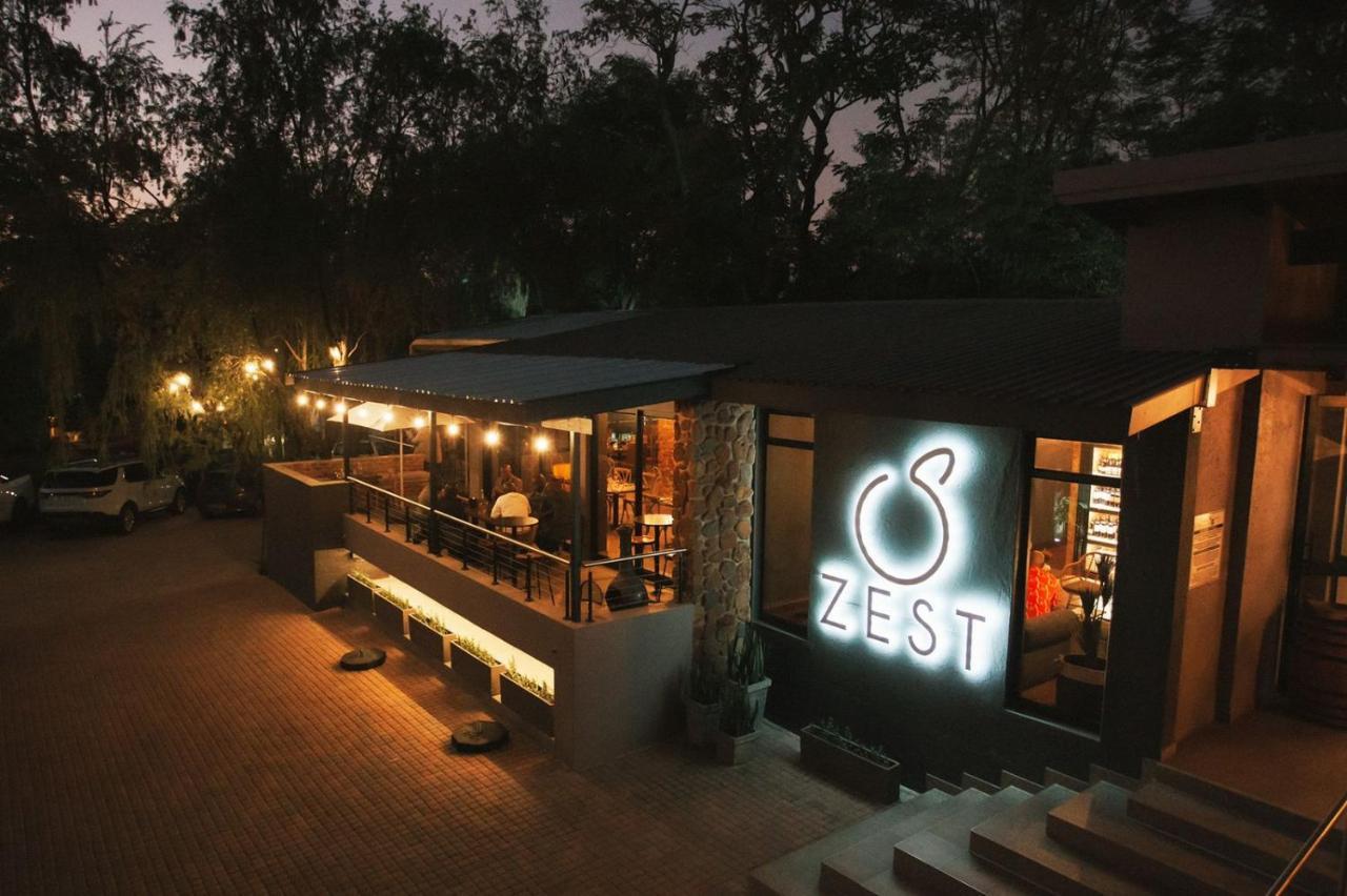 Lowveld Living Guesthouse Mbombela Bagian luar foto